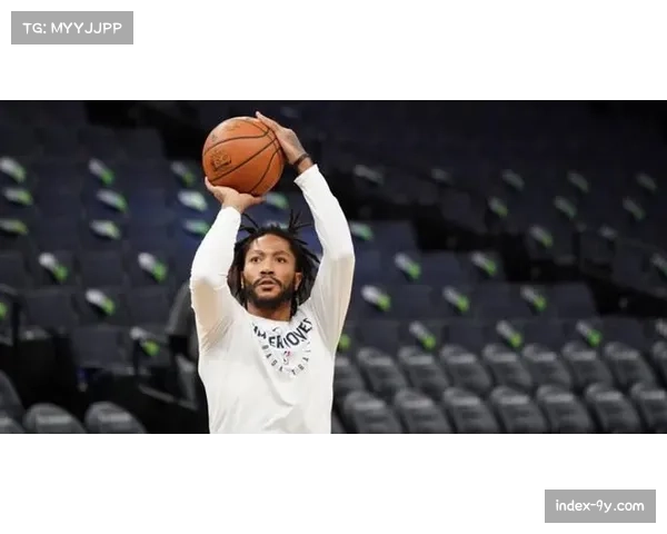 “从替补到核心：朗斯年轻后卫梅迪纳的飞跃赛季”